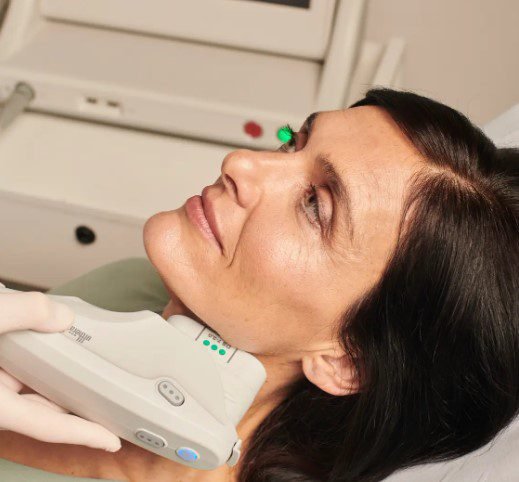 Ultraschall-, Laser- und energetisches Facelifting